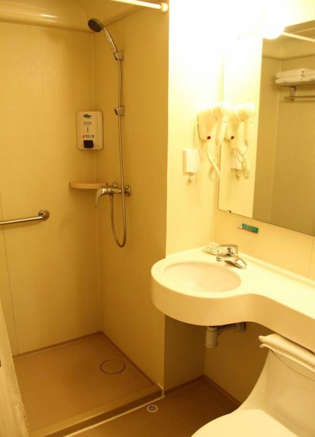 Jinjiang Inn Shenyang North Railway Station Huigong Square מראה חיצוני תמונה